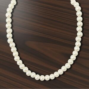 NWT Faux Pearl Collar Necklace